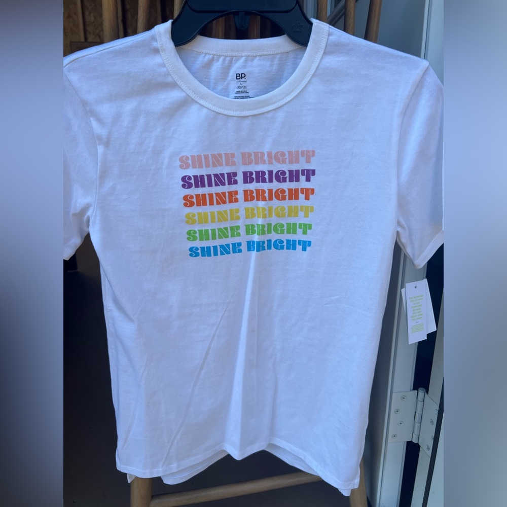 BP Shine Bright Graphic Tee- Size Large (10/12)